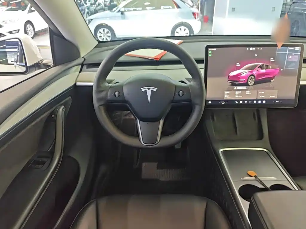 Фото 11 - Tesla Model Y