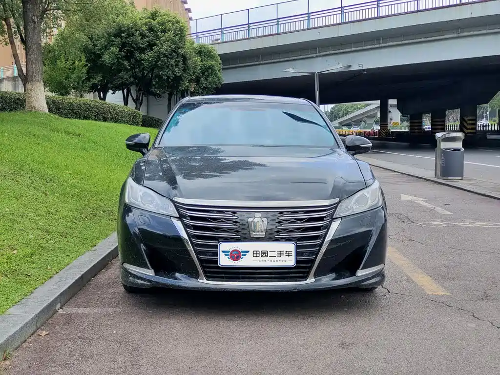 2019 Toyota Crown