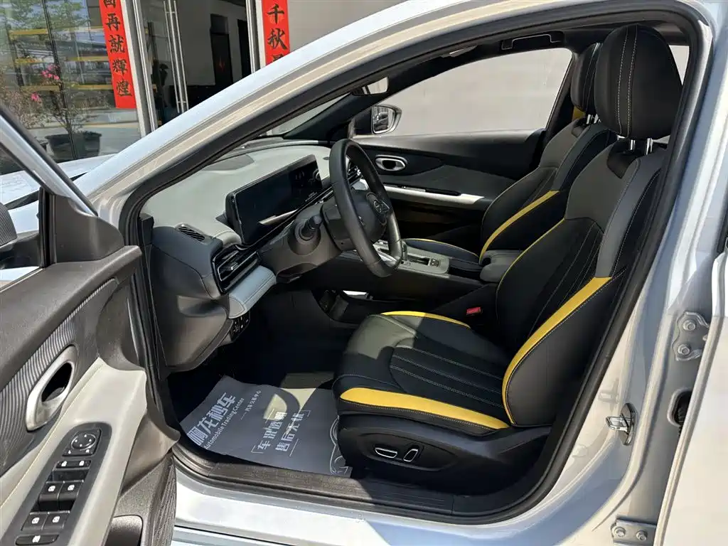 GAC Trumpchi Trumpchi Emkoo 2023 Shadow Leopard H High-Efficiency Hybrid фото 9