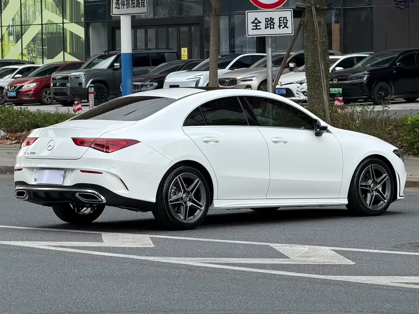MERCEDES-BENZ CLA