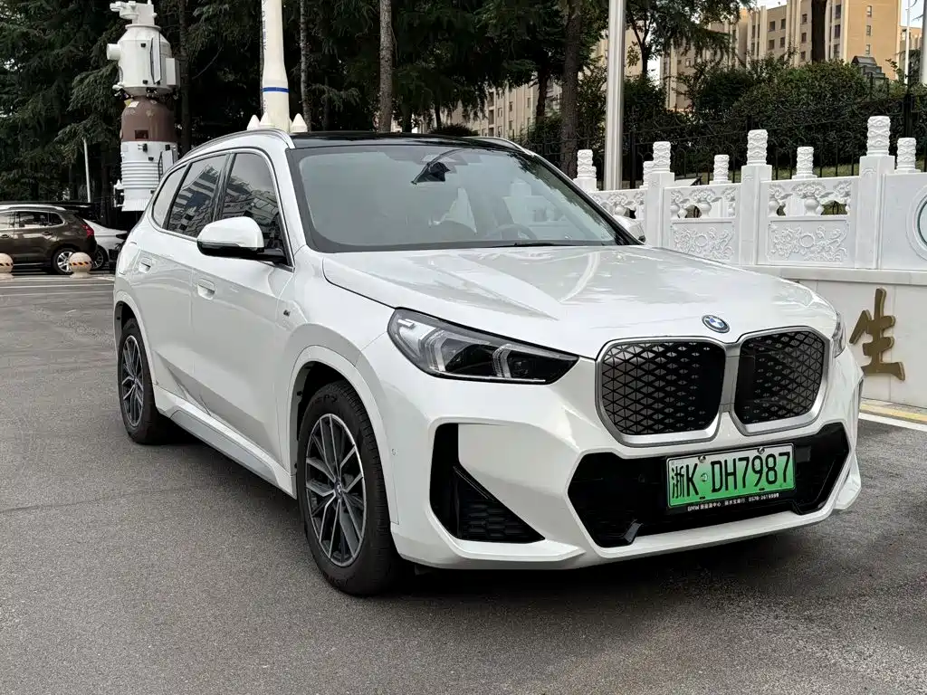 BMW iX1 2025 2025 eDrive25L M Sport Package