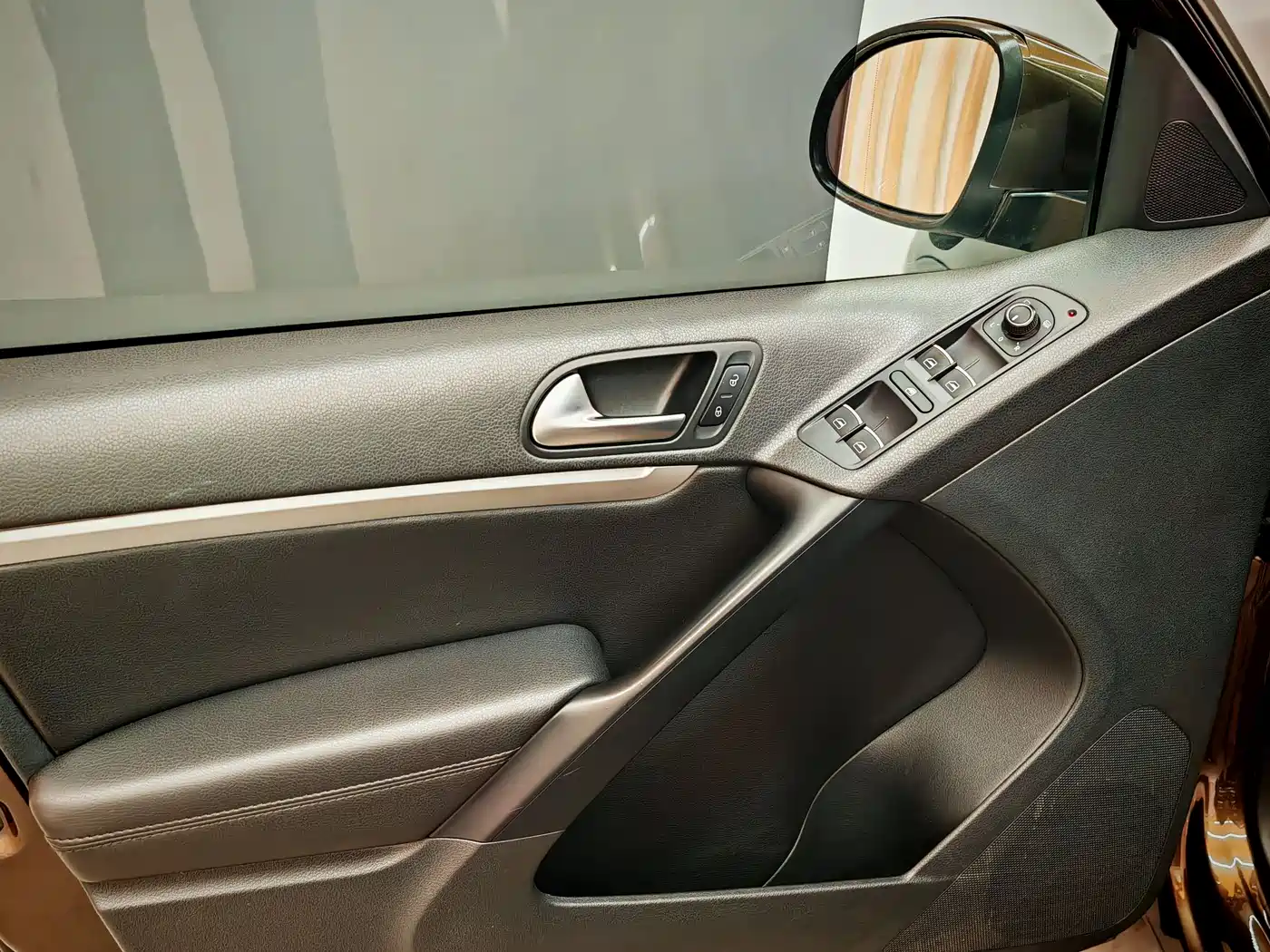 Volkswagen Tiguan 2015 1.8TSI Automatic 2WD Highline фото 7