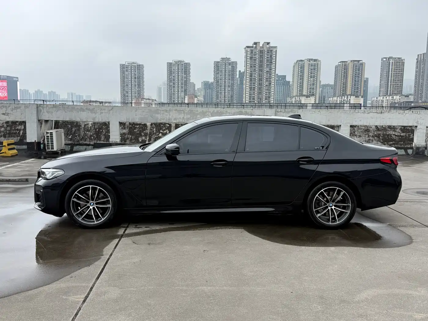 BMW 5 Series 2021 525Li M Sport Package фото 2