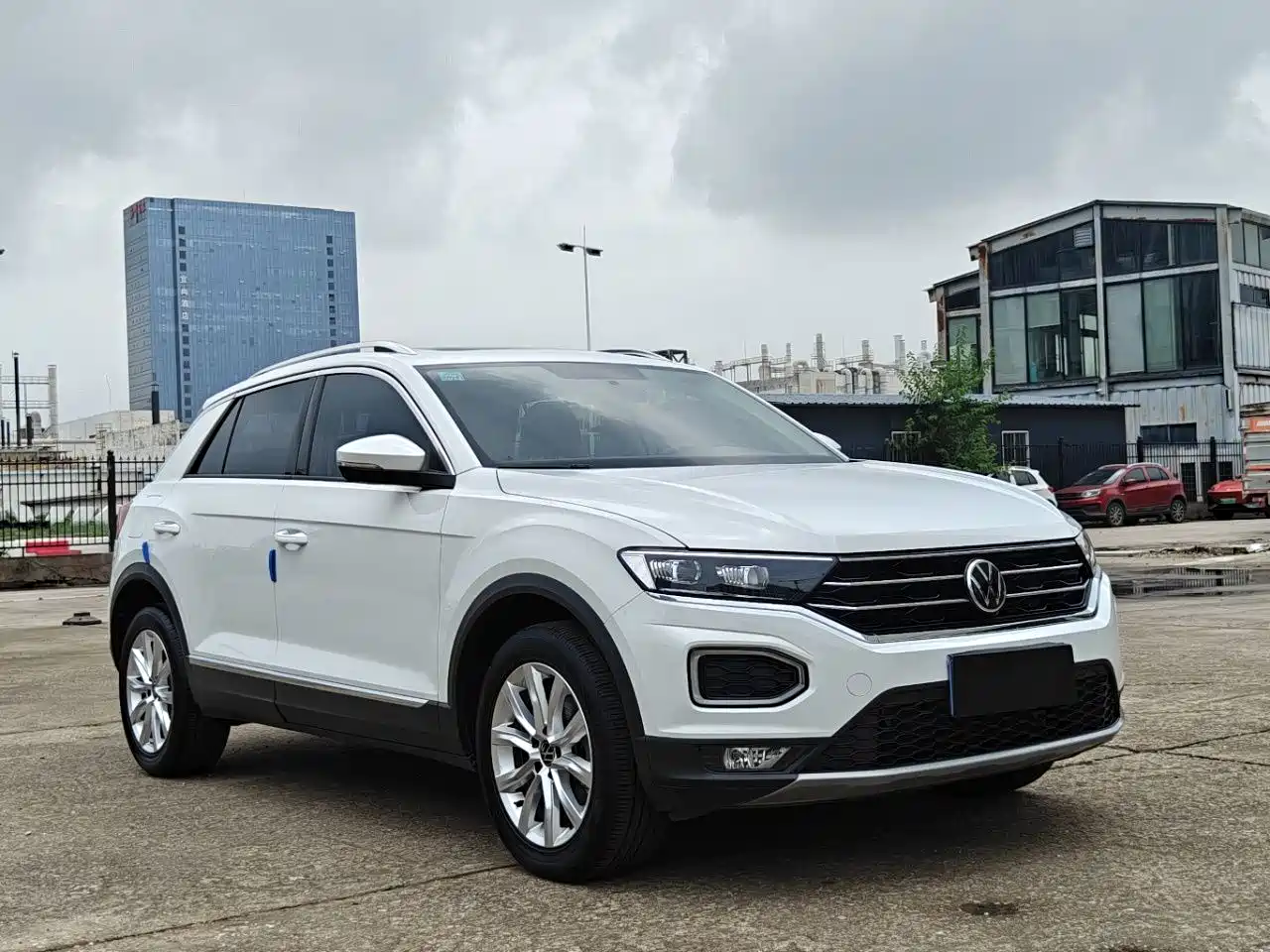 Volkswagen T-Roc, миниатюра 2