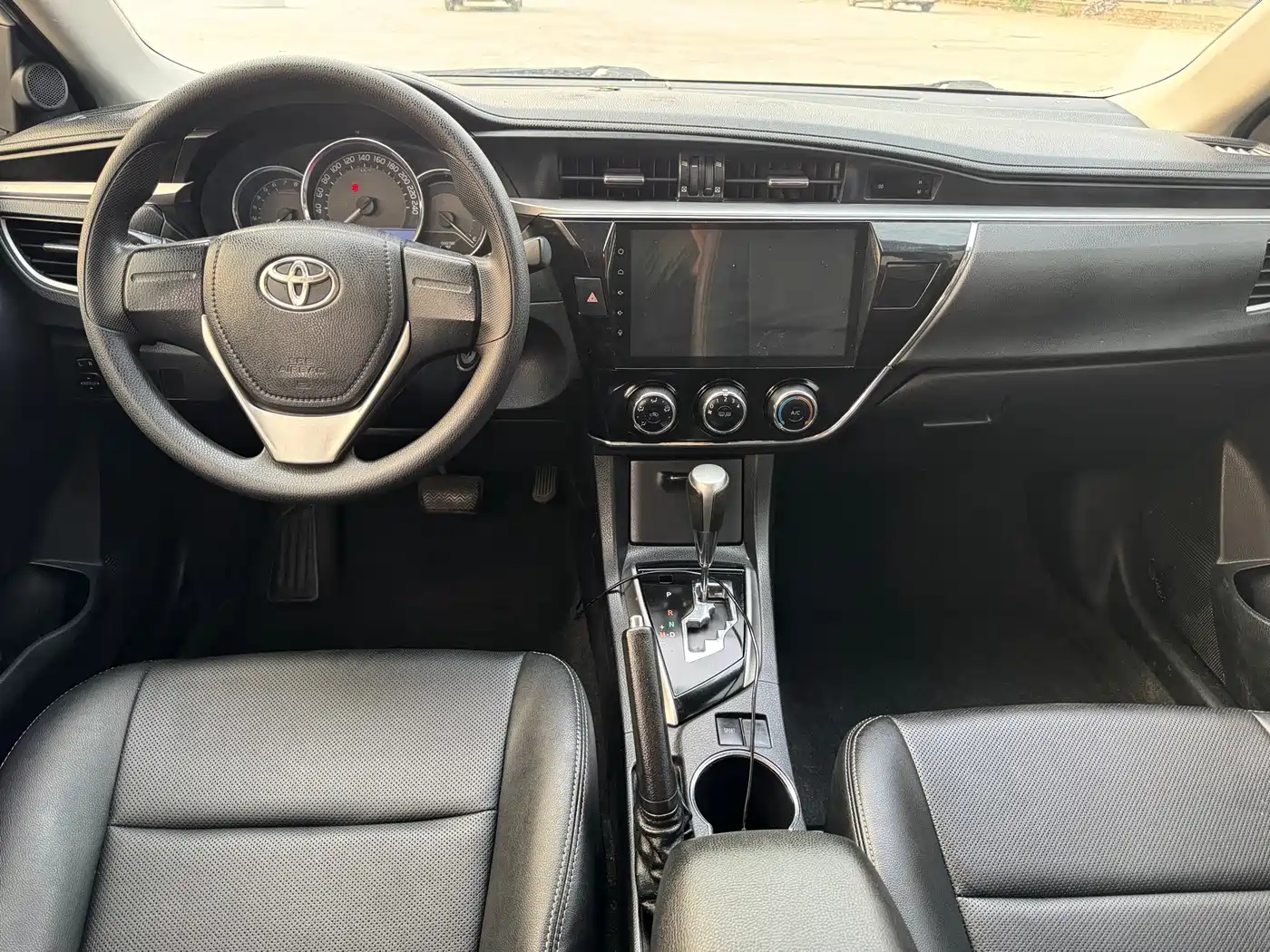 Toyota Corolla 2014 1.6L CVT GL фото 10