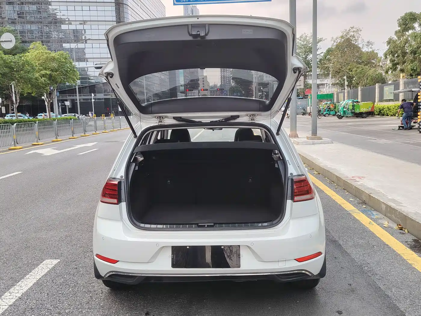 Volkswagen Golf 2018 230TSI Automatic Comfort фото 26