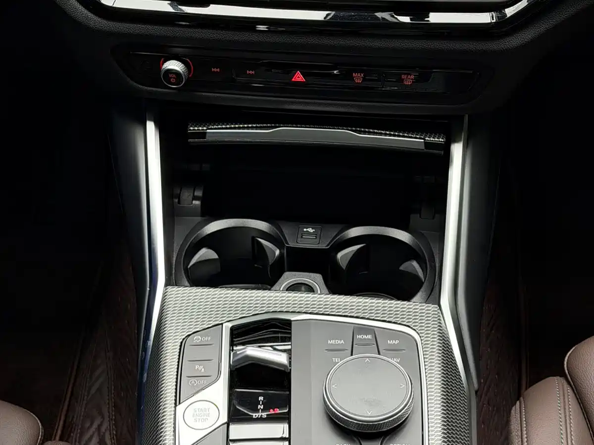 BMW 3 Series 2024 320i M Sport Package фото 20