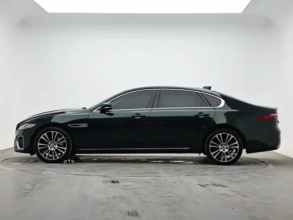 Jaguar XFL 2026 2025 2.0T P250 FWD Luxury Edition