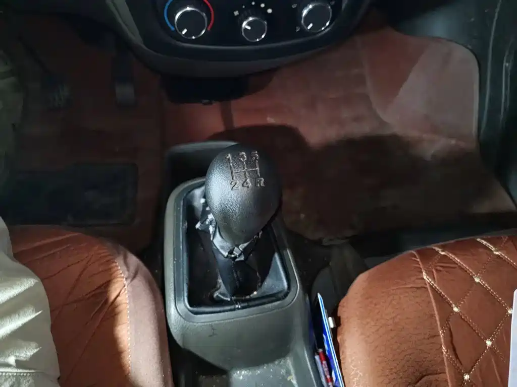 Wuling Motors Wuling Rongguang S 2022 2021 Model 1.2L Basic 7-Seater LSI
