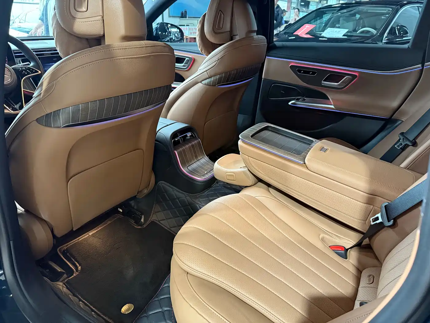 Mercedes-Benz E-Class 2024 E 300 L Fashion фото 7