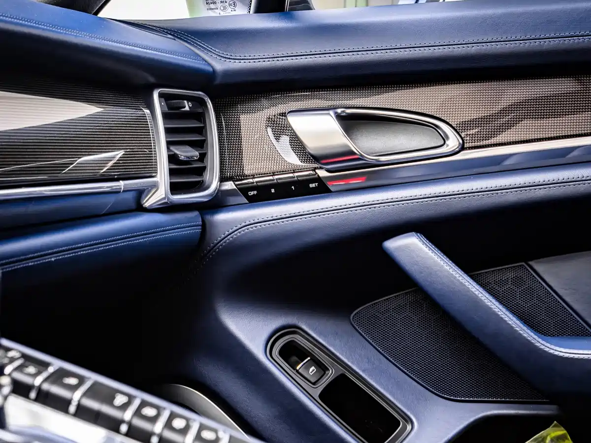 Photo 10 - Porsche Panamera