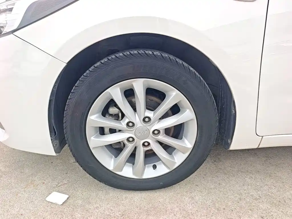Фото 23 - Kia K3
