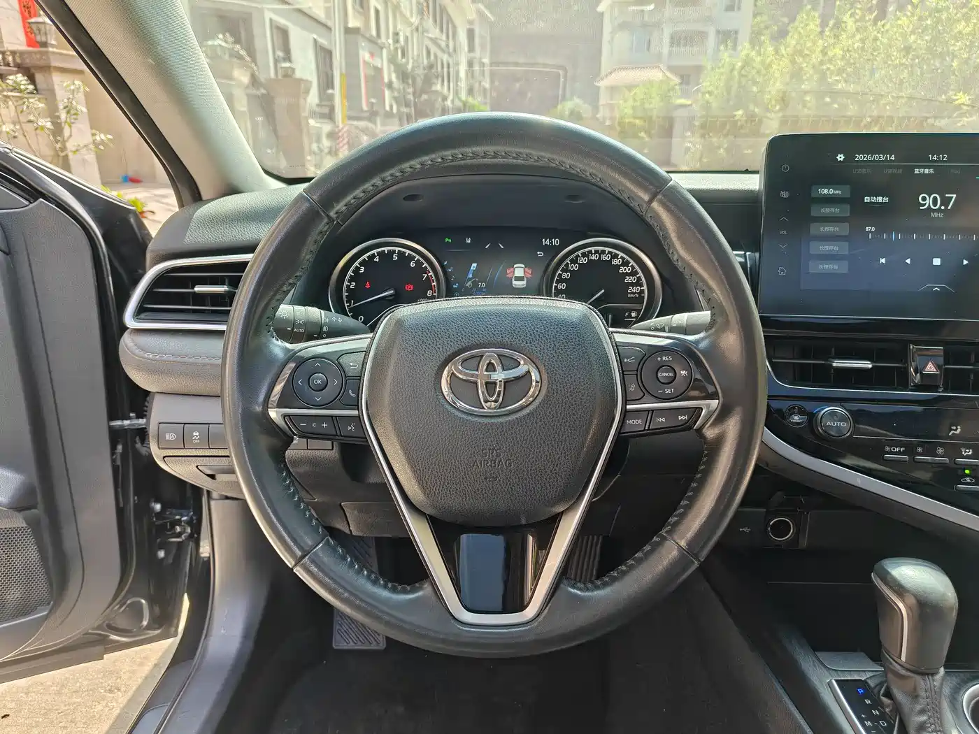TOYOTA CAMRY