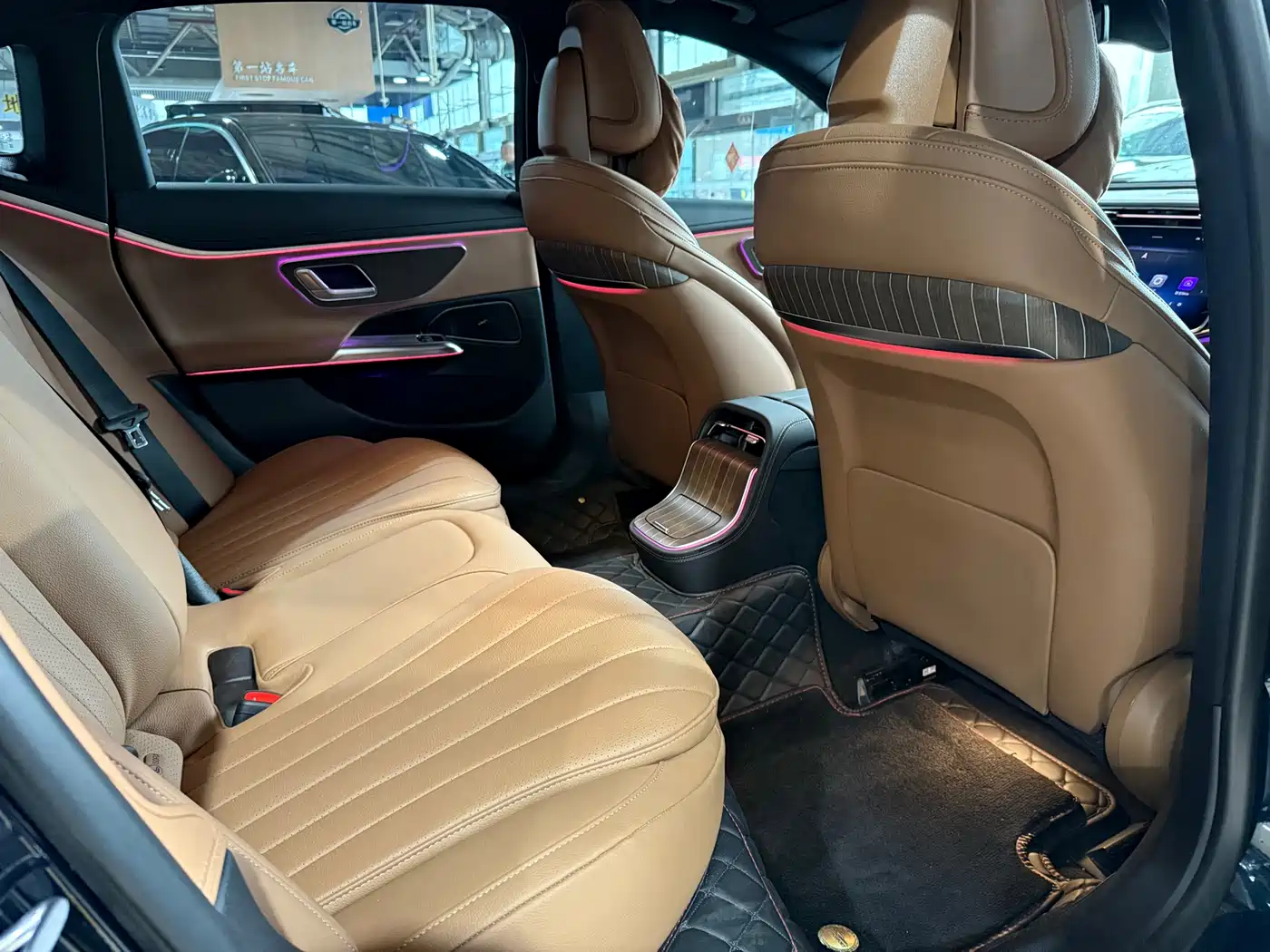 Mercedes-Benz E-Class 2024 E 300 L Fashion фото 11