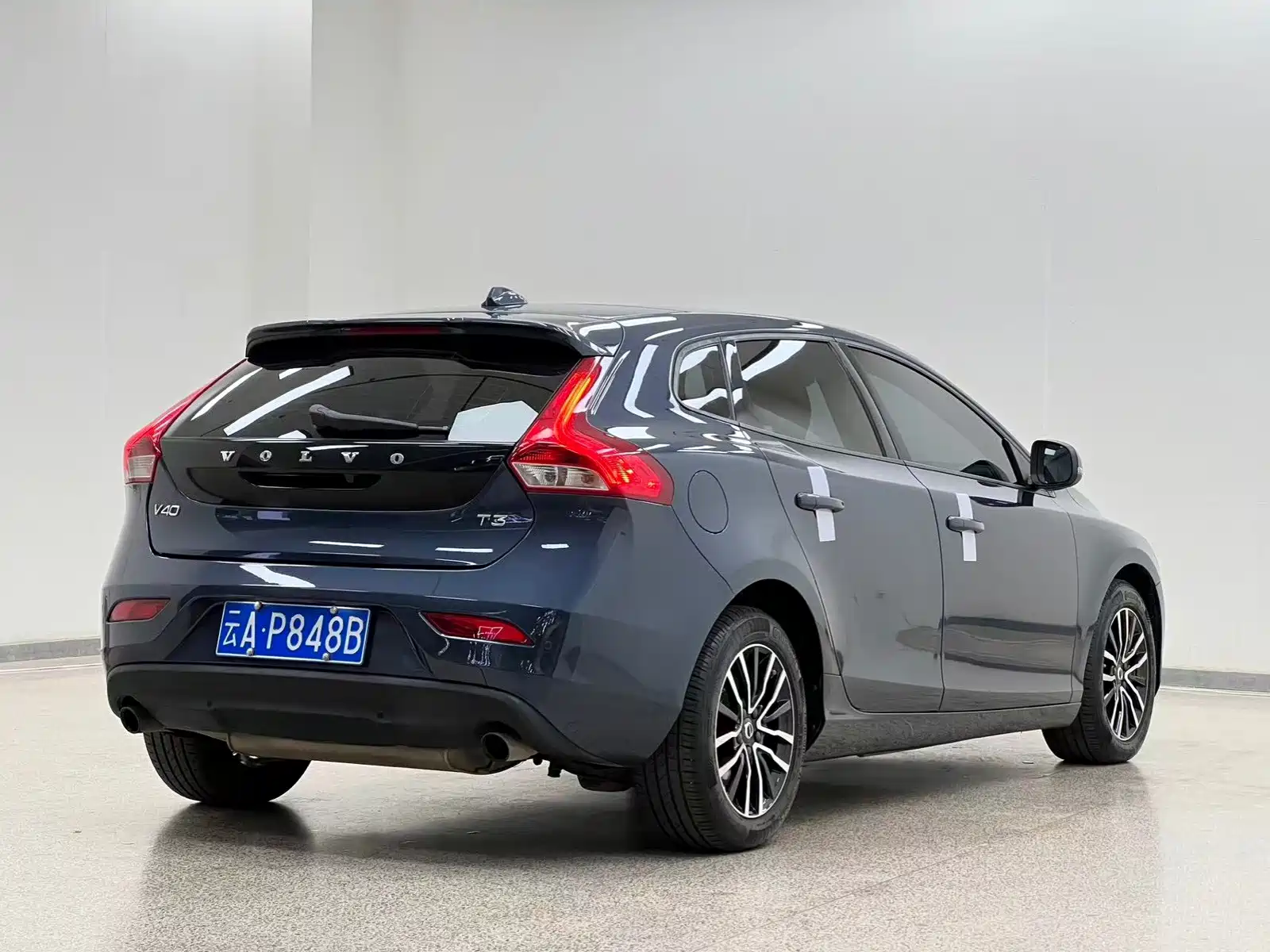 Photo 4 - Volvo V40