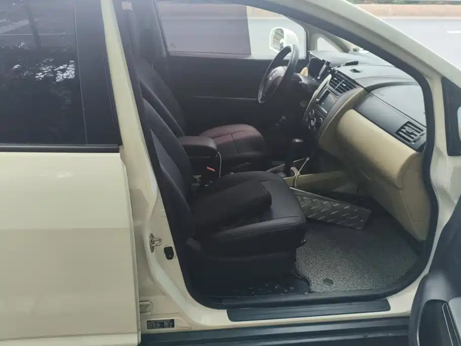 Venucia R50 2013 2013 1.6L Auto Fashion