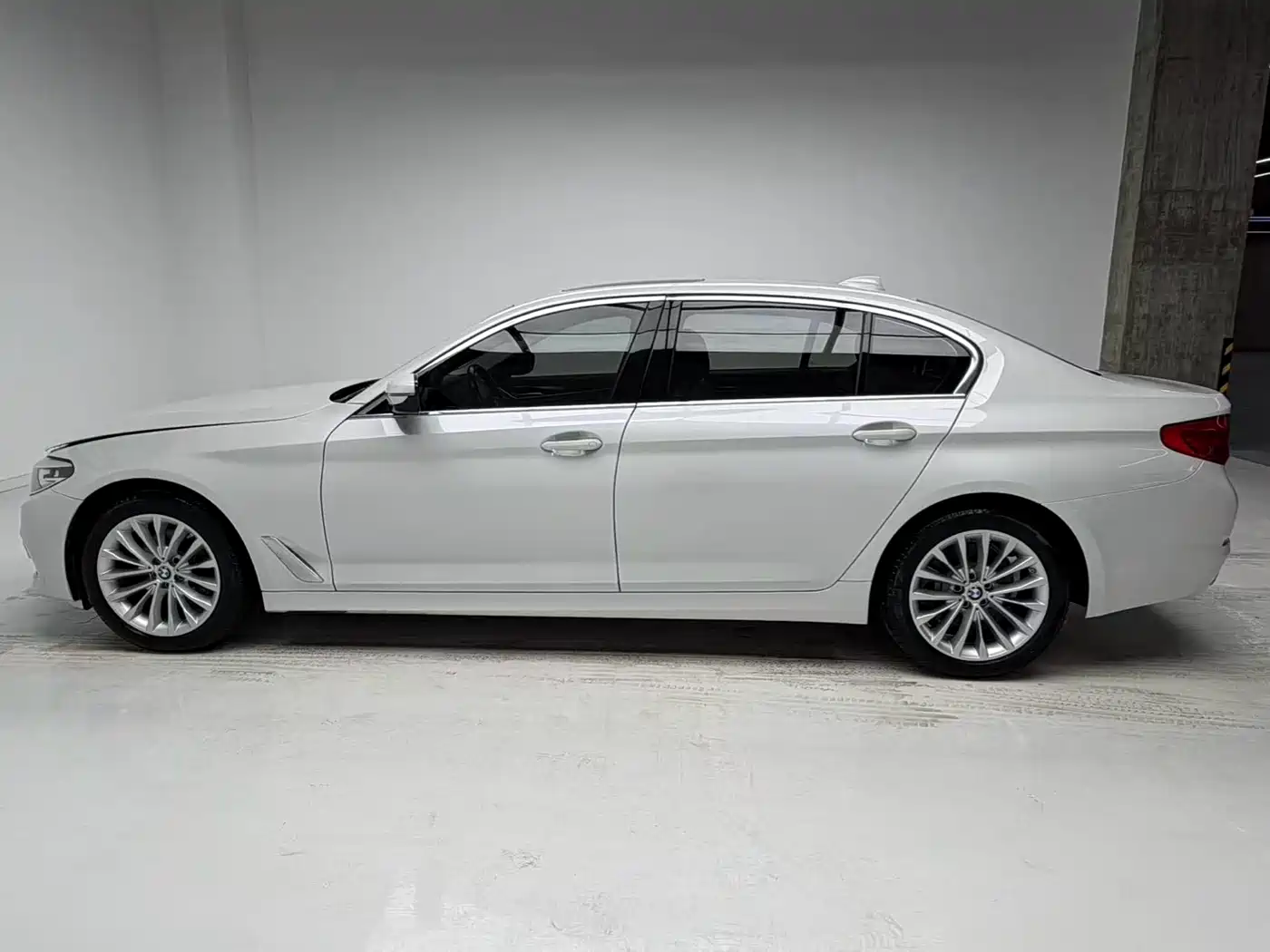 BMW 5 Series 2019 Facelift 525Li Luxury Package фото 9