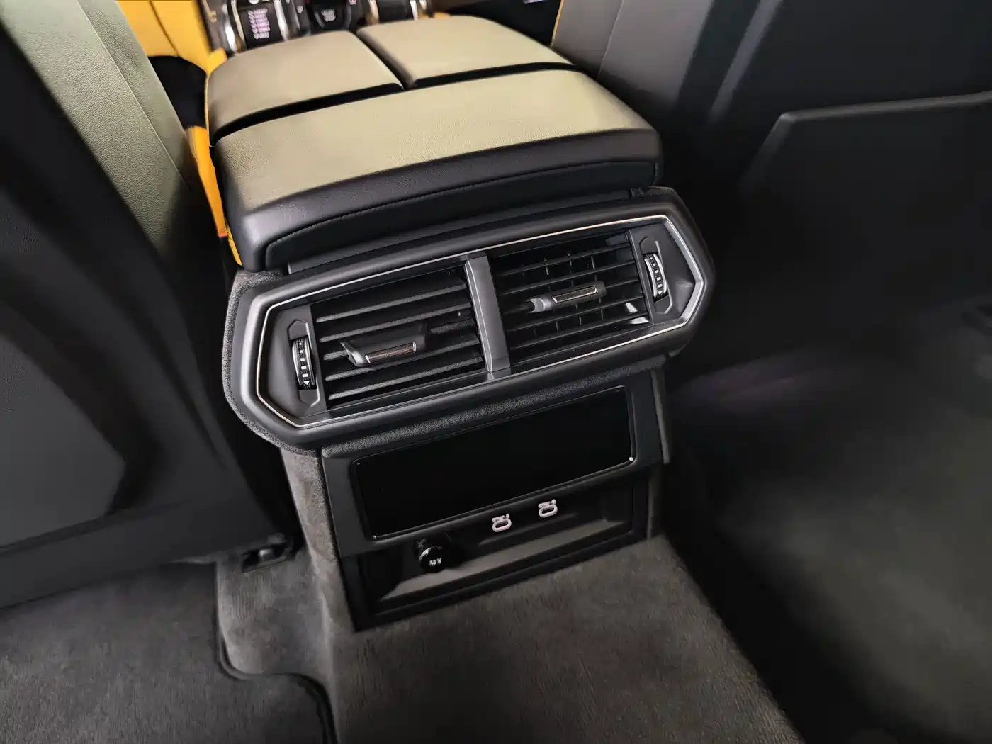 Lamborghini Urus SE 2026 2025 4.0T Standard Edition