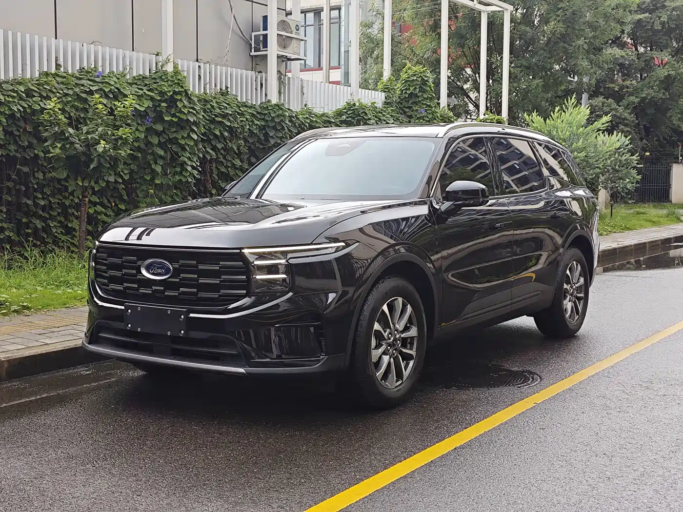 Ford Edge 2026 2025 Edge L 2.0T EcoBoost E Hybrid FWD 7-seater Luxury