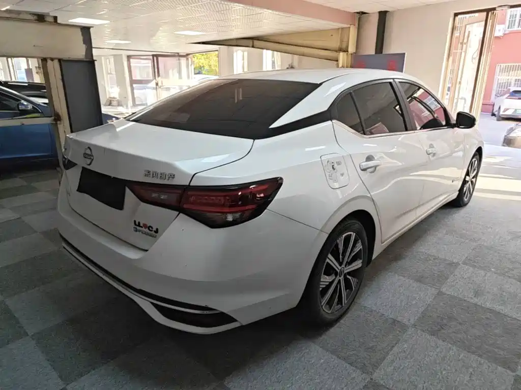 Фото 7 - Nissan Sylphy
