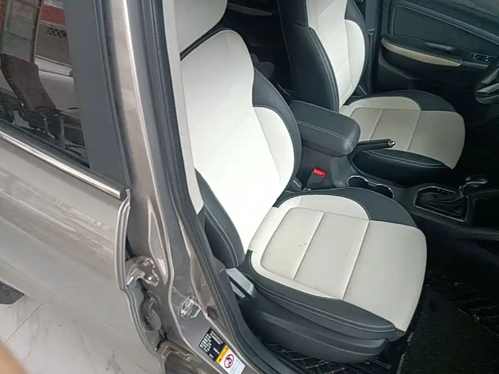 Фото 25 - Changan CS35