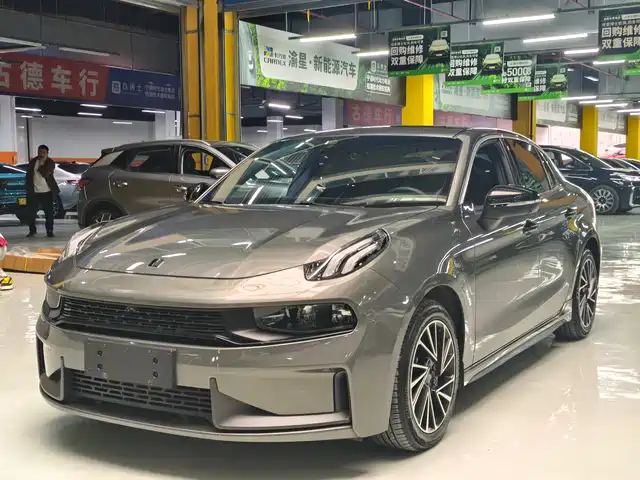 Lynk & Co 03 2.0TD, Автомат, Драйв, Plus