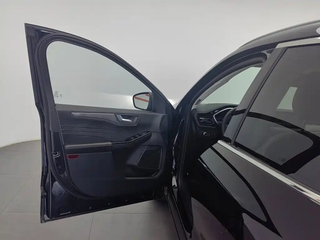 Ford Escape 2023 2020 EcoBoost 245 2WD Premium Edition
