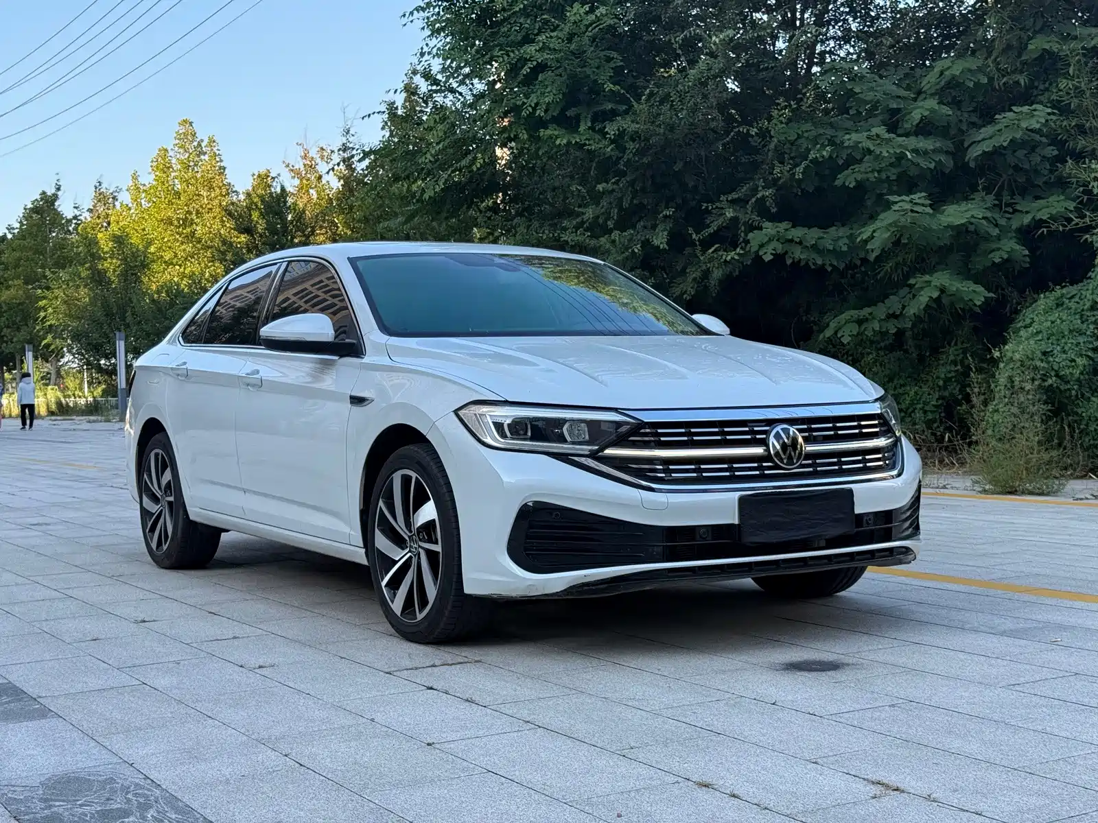 Photo 1 - Volkswagen Sagitar