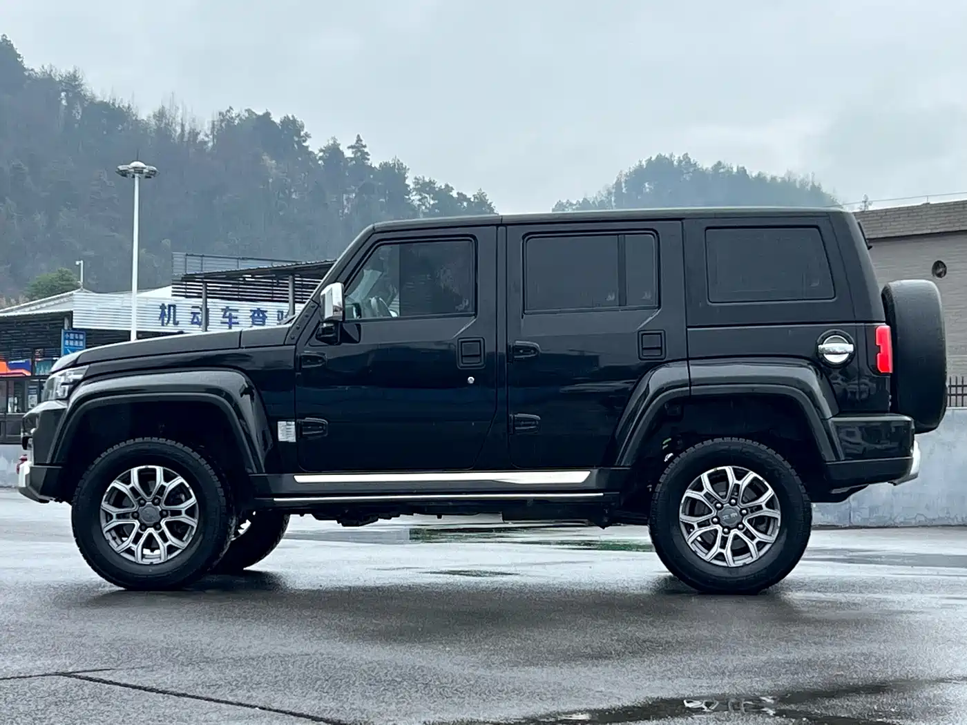 BAIC ORV Beijing Offroad BJ40 2023 2.0T Auto 4WD Urban Hunter Knight Edition фото 16