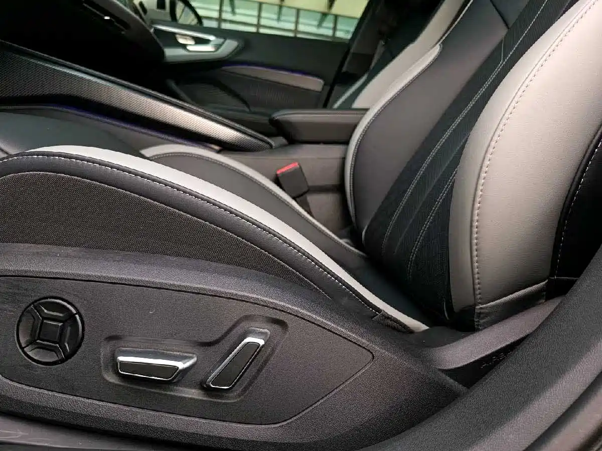 Audi A5L 2025 2.0T Navigation Edition фото 34