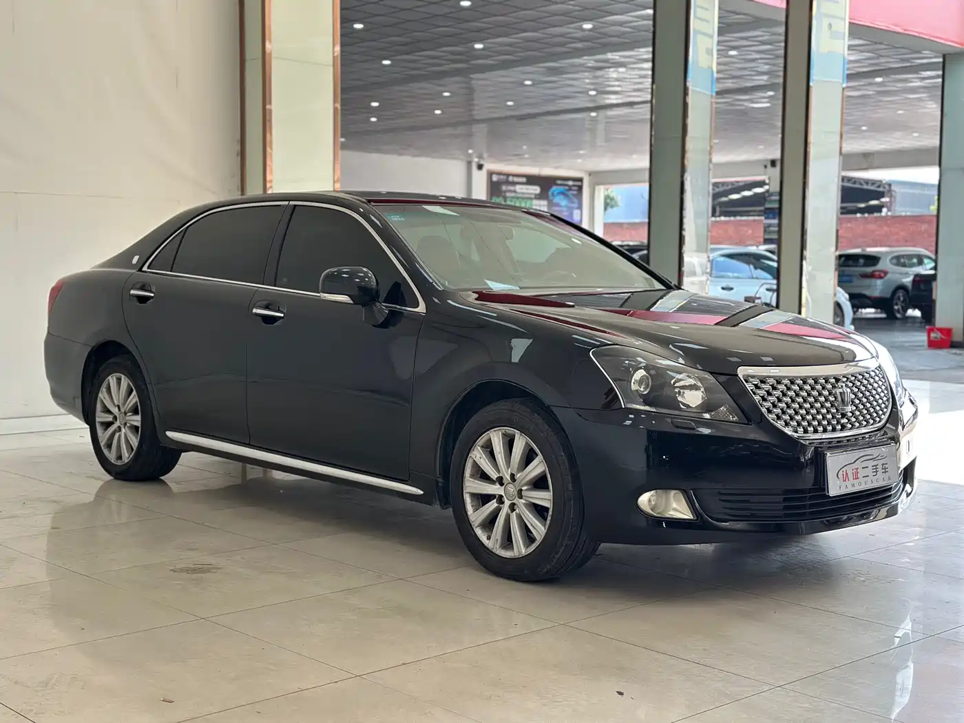 Toyota Crown 2010 2.5L Royal Leather Sunroof Navigation фото 3