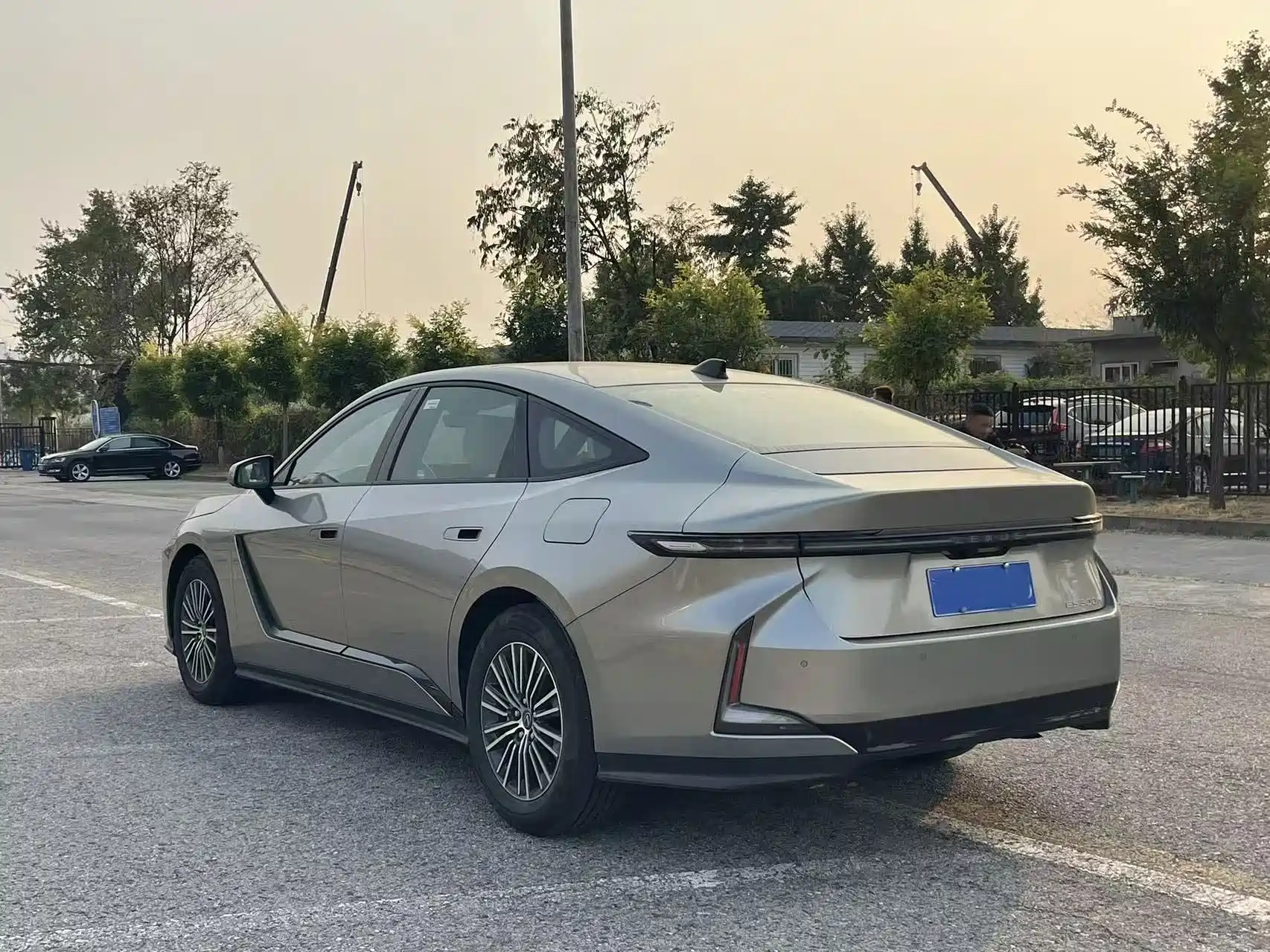 Фото 7 - Lexus ES