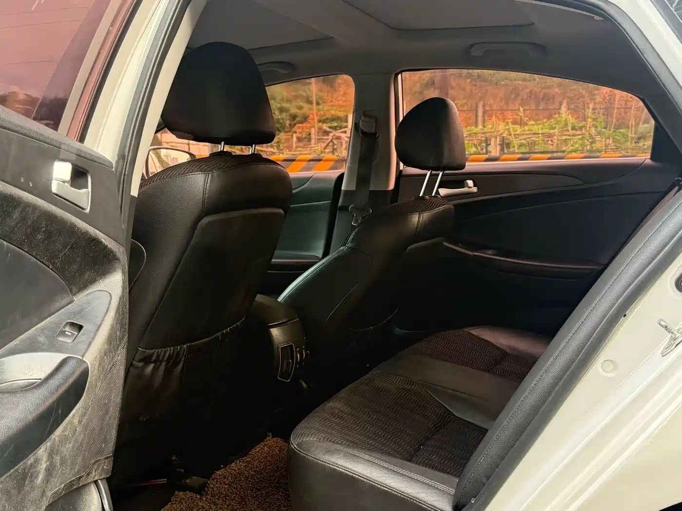 Hyundai Sonata 2013 Model 2.0L Automatic Leading Edition фото 6