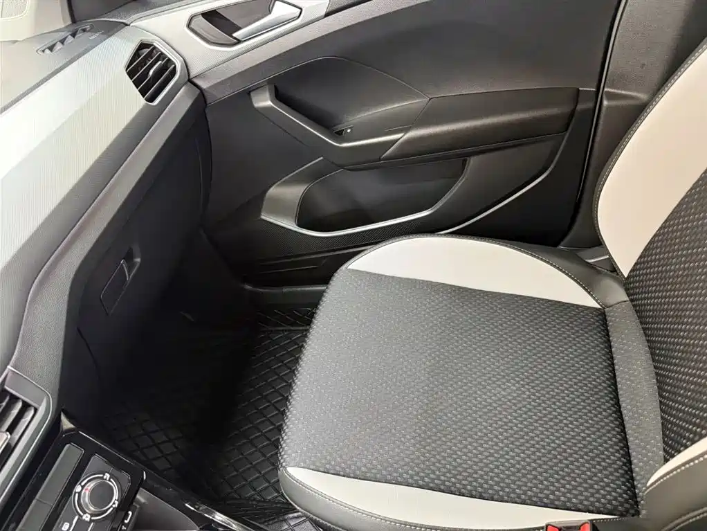 VOLKSWAGEN EXPLORING THE SHADOW