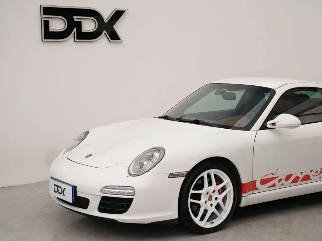 Фото 3 - Porsche 911