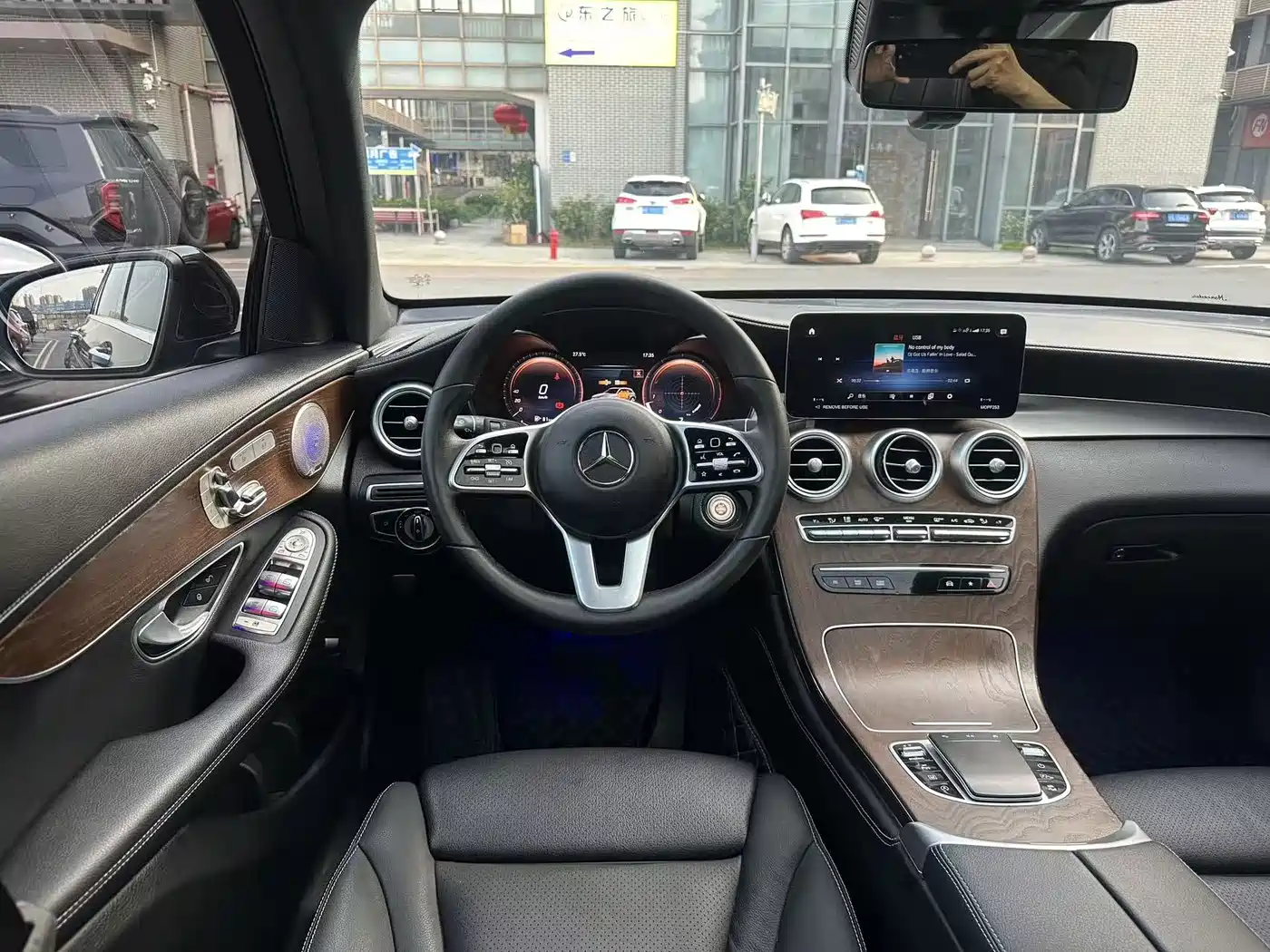 Mercedes-Benz GLC 2022 Model GLC 300 L 4MATIC Dynamic Edition фото 7