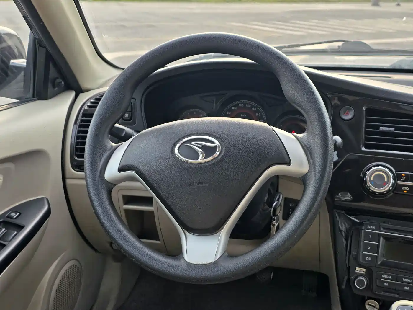 Soueast V3 Lingyue 2015 2015 1.5L Manual Elegance Edition