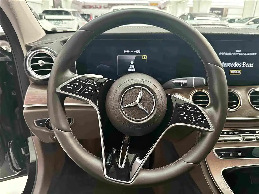Mercedes-Benz E-Class, миниатюра 8