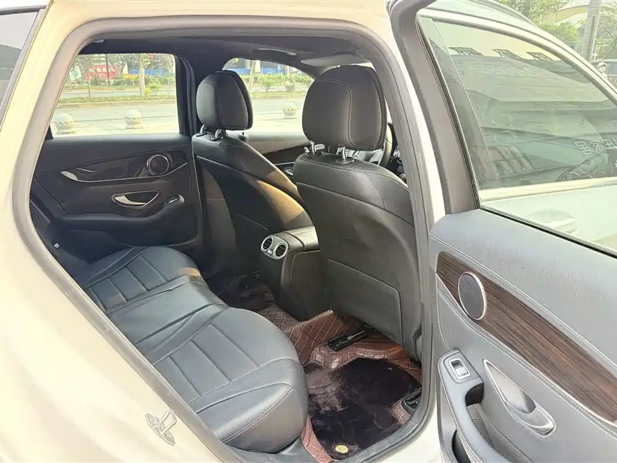 Mercedes-Benz GLC 2017 GLC 260 4MATIC Luxury фото 18