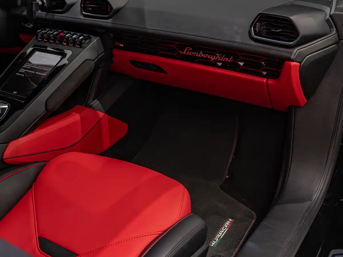 LAMBORGHINI HURACÁN
