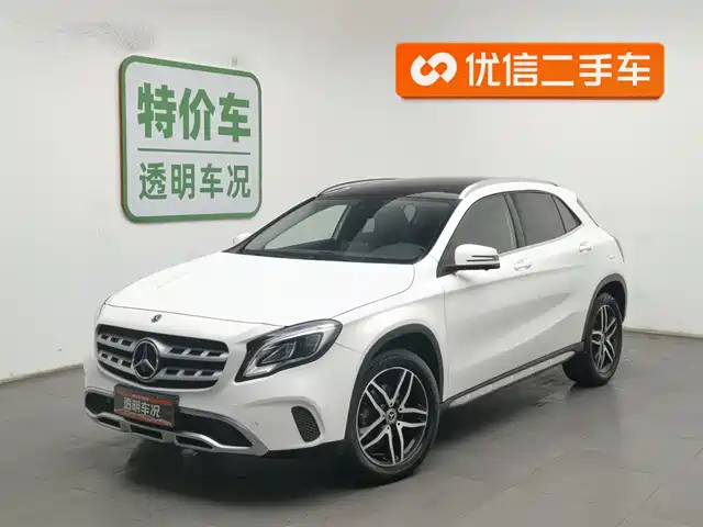 MERCEDES-BENZ GLA