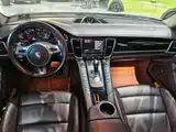 Photo 17 - Porsche Panamera