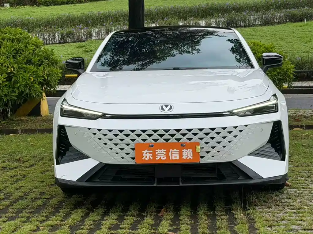Changan UNI-V 2025 2024 1.5T Premium