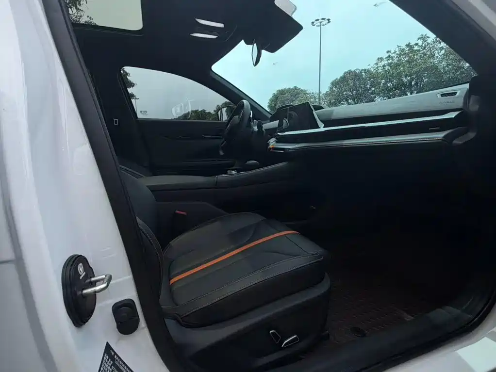 Changan UNI-V 2025 2024 1.5T Premium