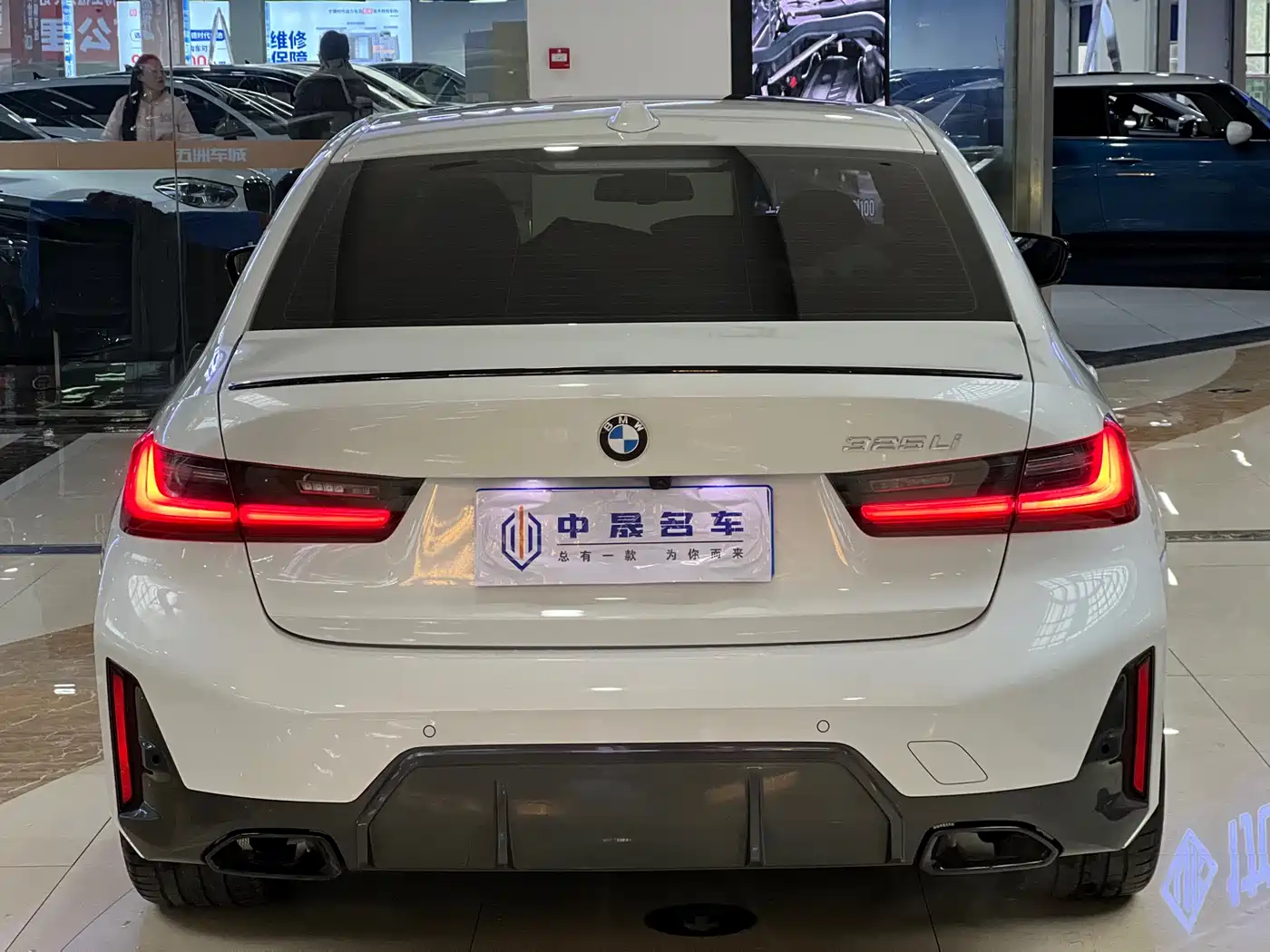BMW 3 Series 2024 325Li M Sport Shadowline Package фото 23