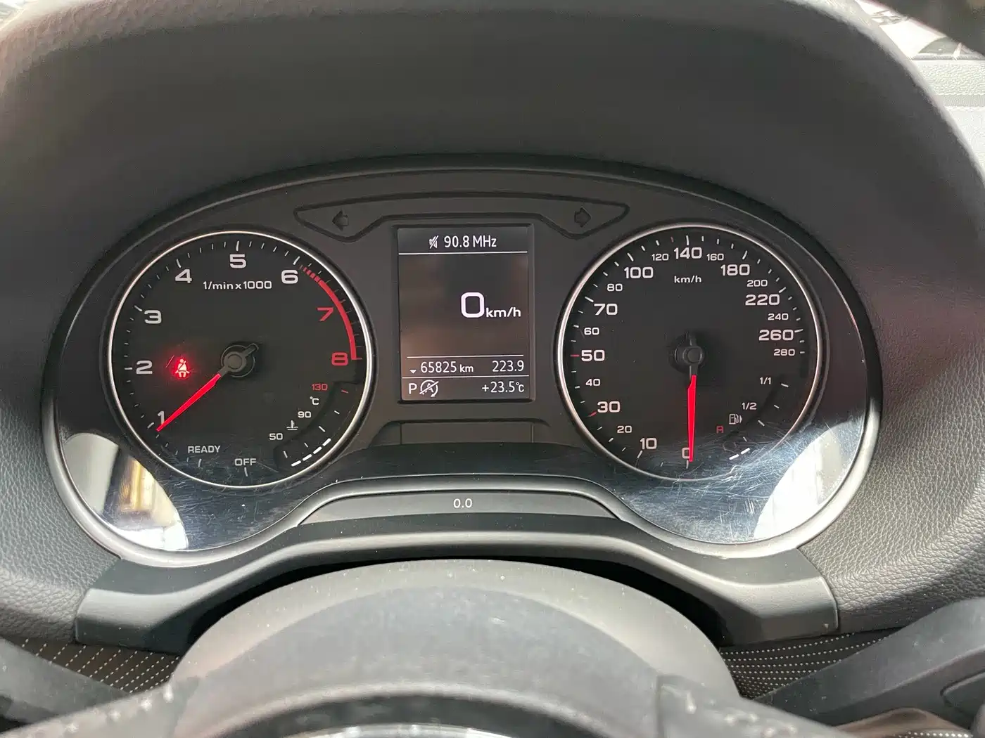 Фото 16 - Audi Q2L