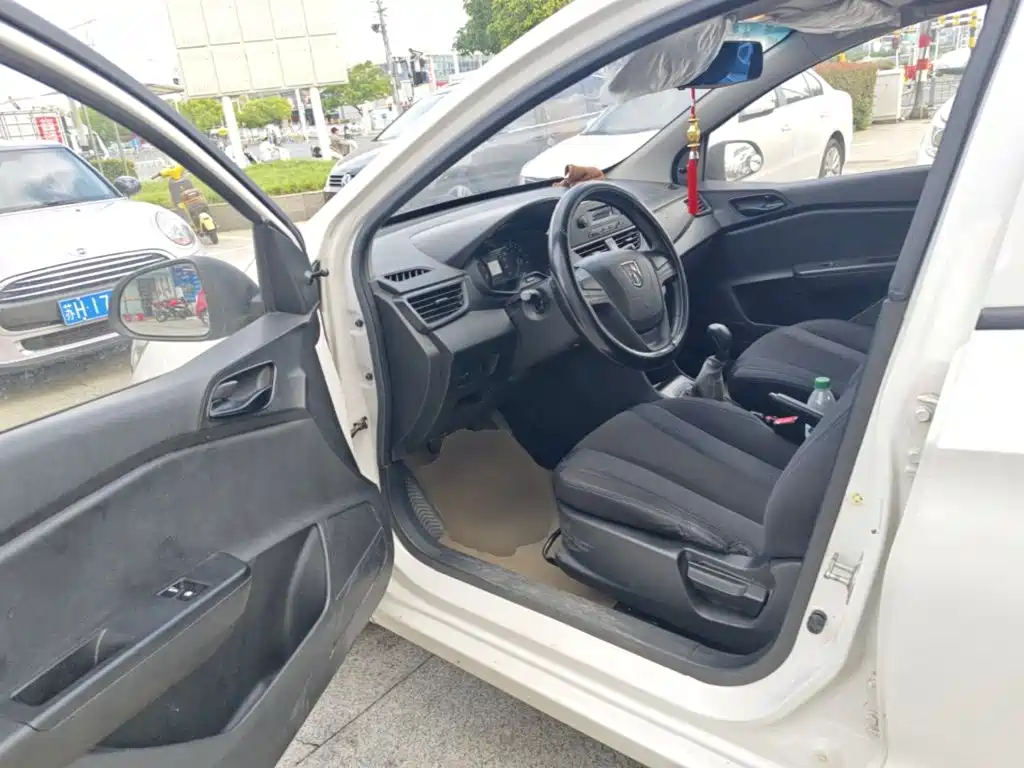 Baojun 310 2016 2016 1.2L Manual Value Edition