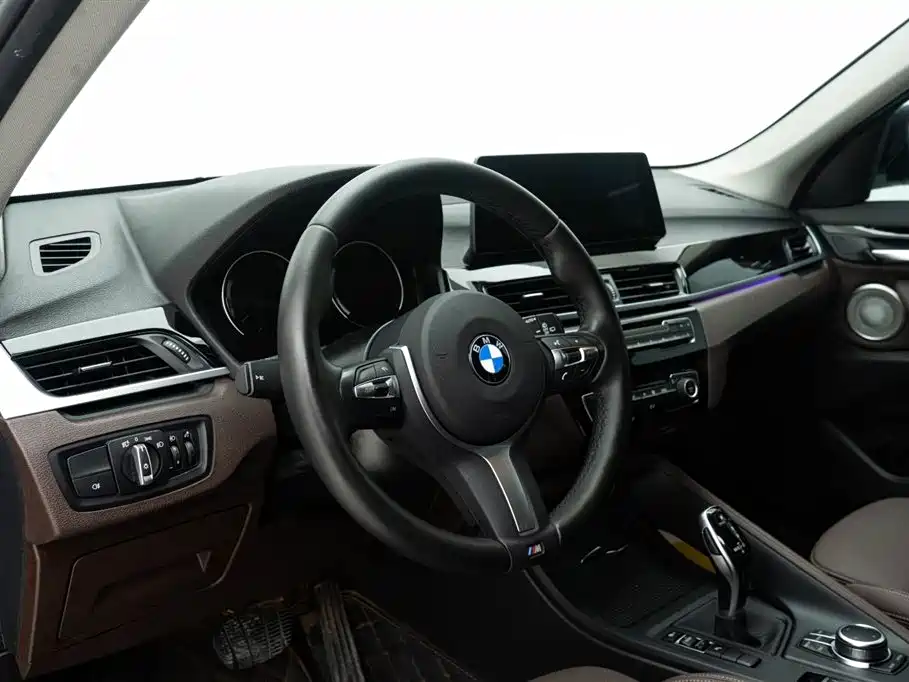 BMW X1 2022 sDrive25Li Leading фото 17