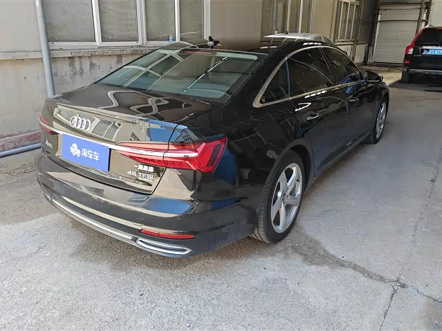 Audi A6L 2021 45 TFSI quattro Exclusive Elegance фото 3