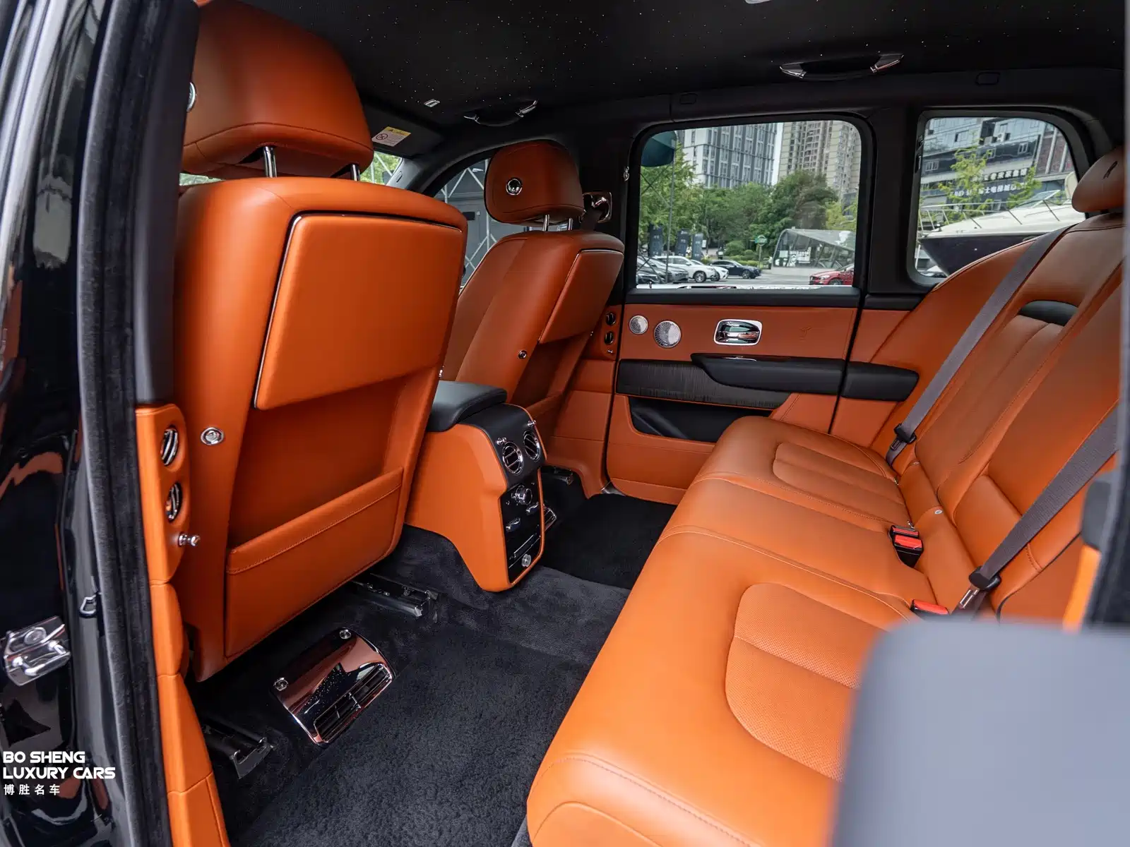 Фото 11 - Rolls-Royce Cullinan